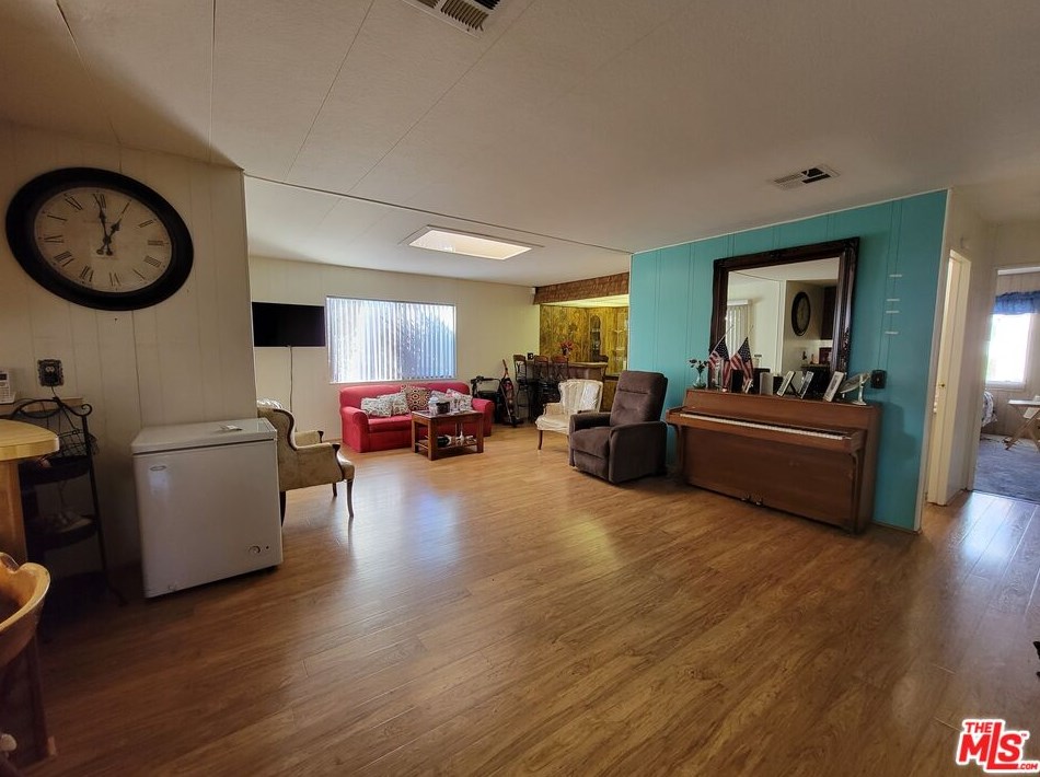 2601 E Victoria St #40, Compton, CA 90220