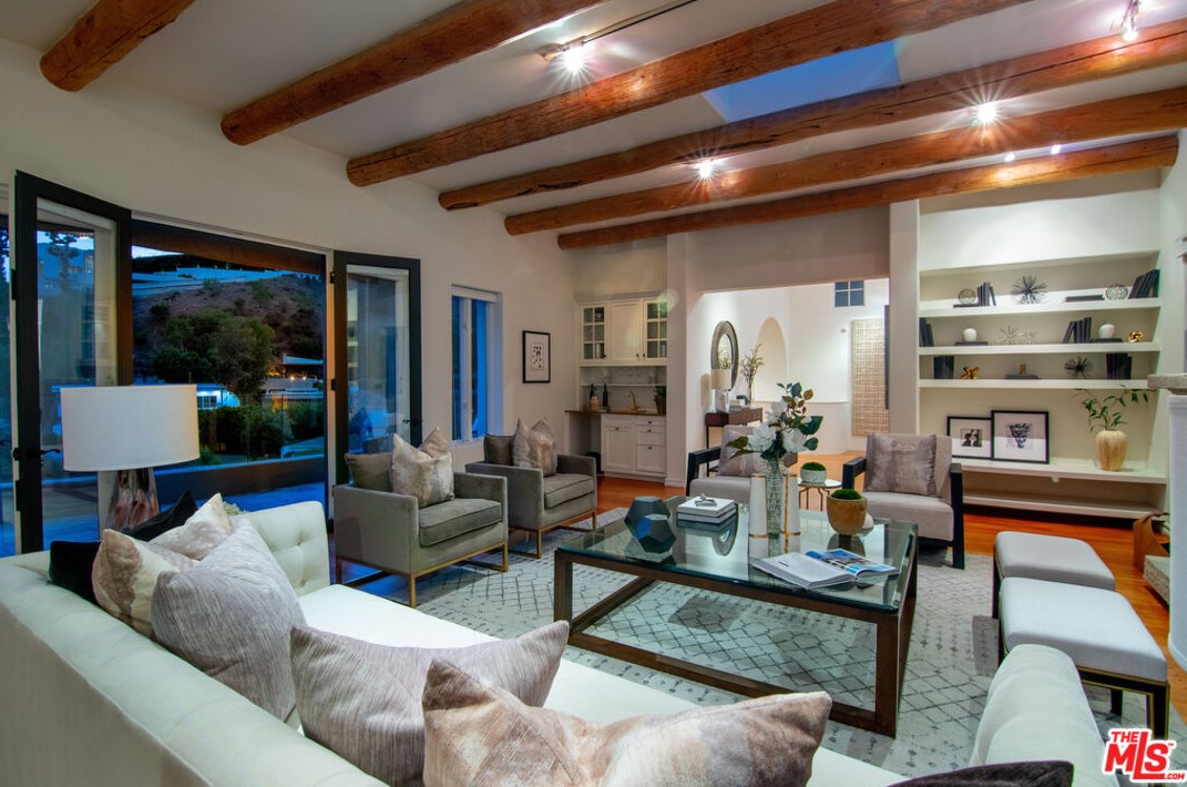 1332 Belfast Dr, Los Angeles CA  90069-1326 exterior