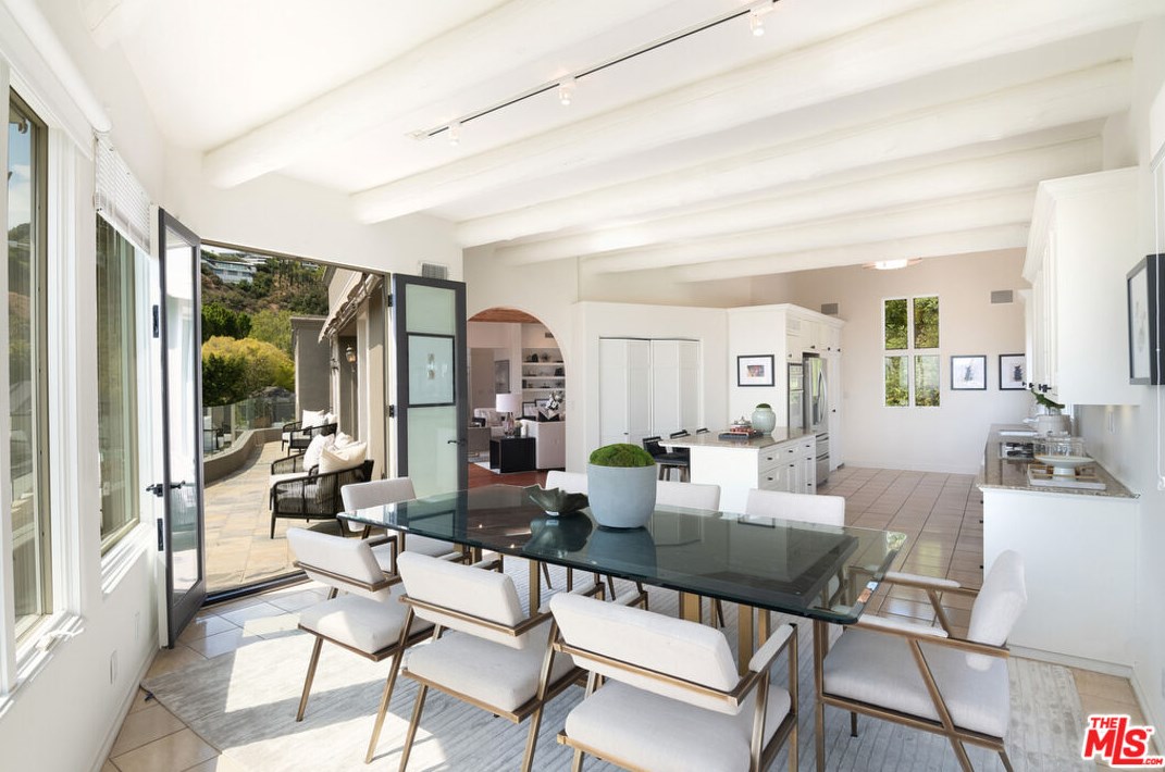 1332 Belfast Dr, Los Angeles CA  90069-1326 exterior