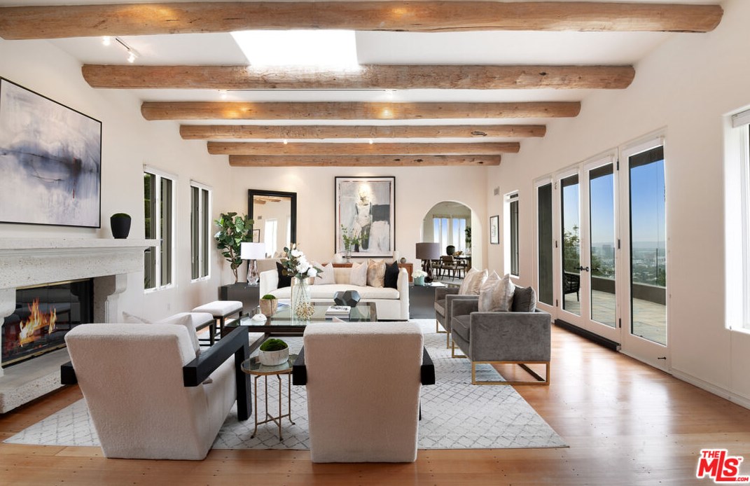 1332 Belfast Dr, Los Angeles CA  90069-1326 exterior