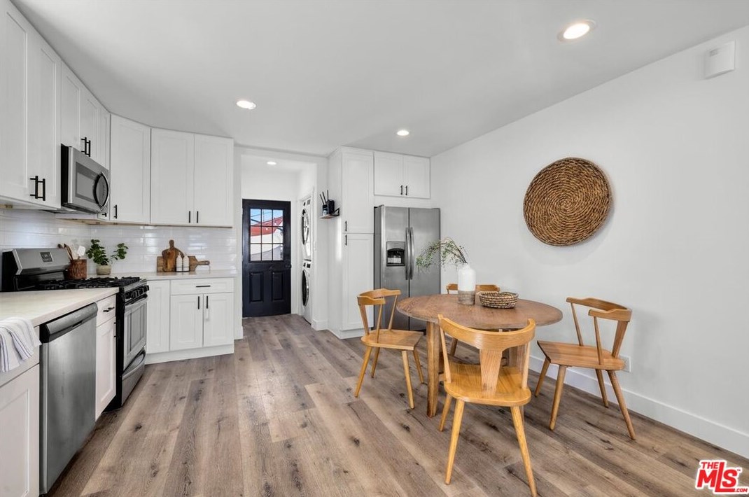 1741 Spaulding Ave, Los Angeles, CA 90019-5034