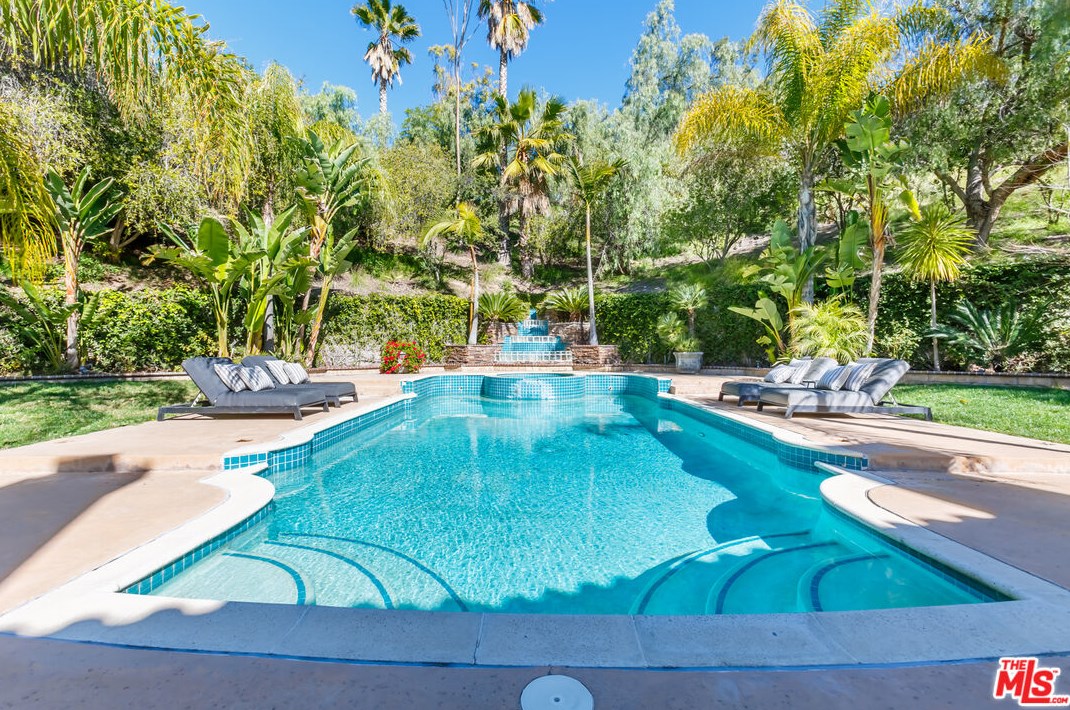 17938 Montague Ct, San Fernando, CA 91344