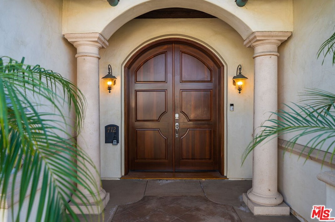 712 Marlita St, Hermosa Beach, CA 90254-2249