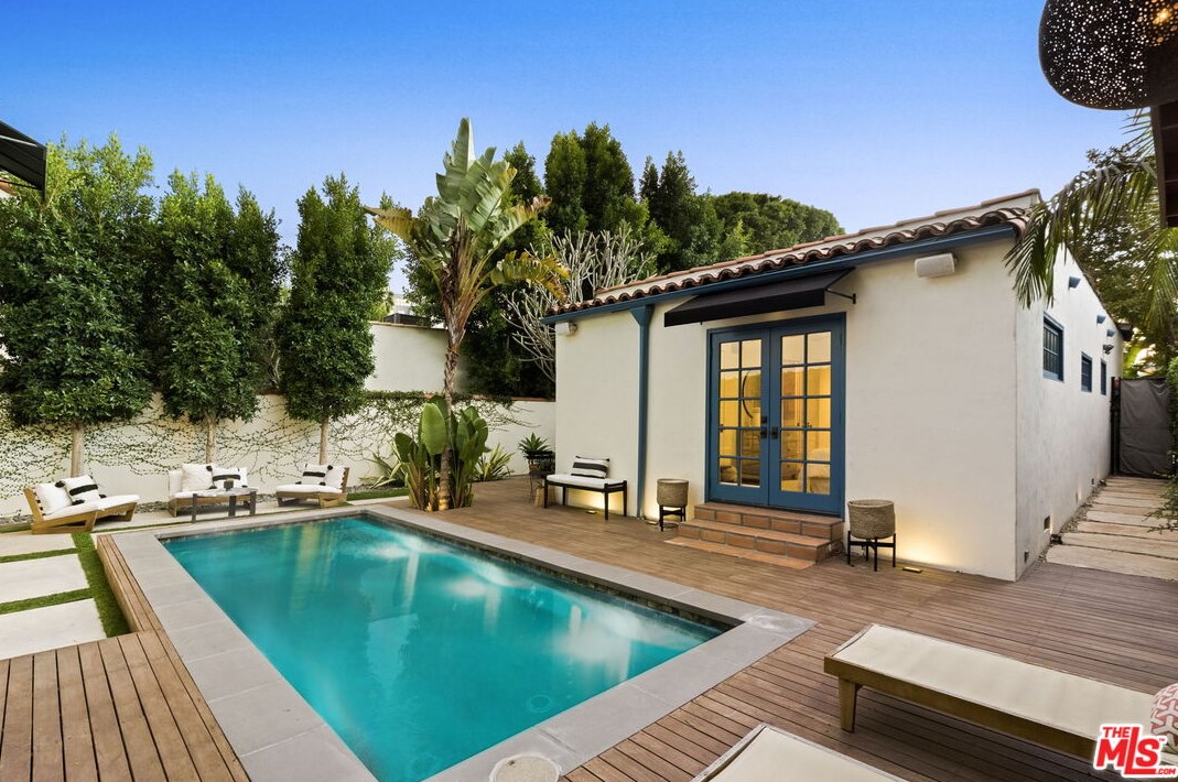346 Westbourne Dr, Los Angeles CA  90048-1910 exterior