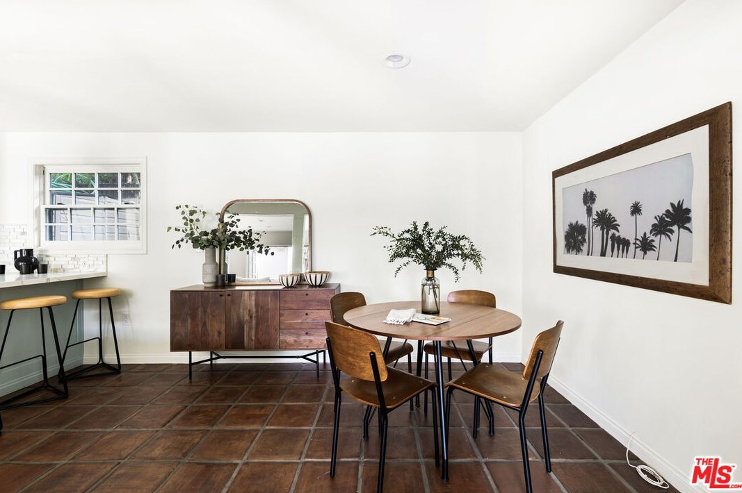 346 Westbourne Dr, Los Angeles CA  90048-1910 exterior