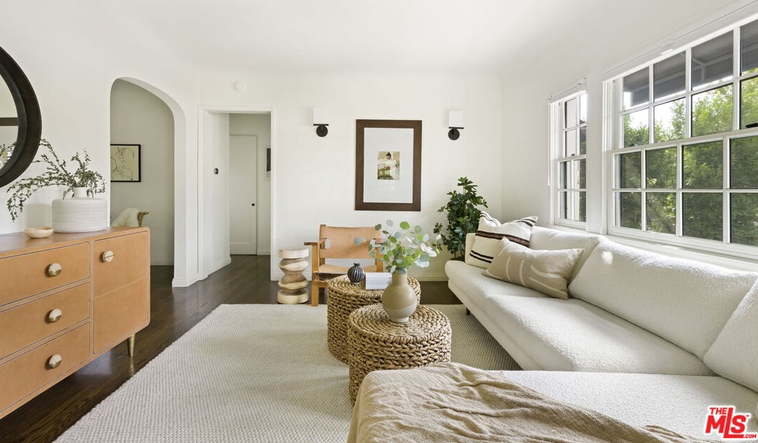 346 Westbourne Dr, Los Angeles CA  90048-1910 exterior