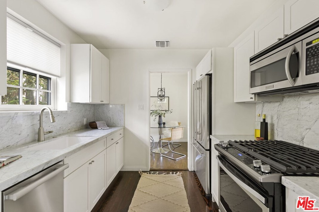 346 Westbourne Dr, Los Angeles CA  90048-1910 exterior