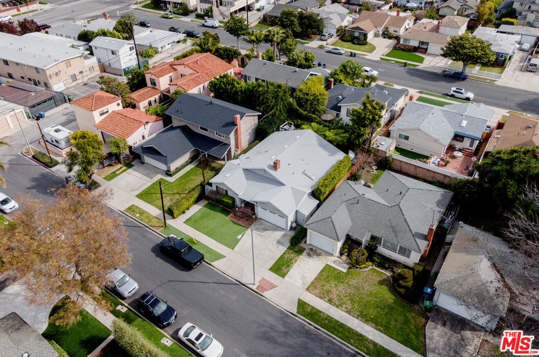 12030 Alberta Dr, Los Angeles CA  90230-5902 exterior