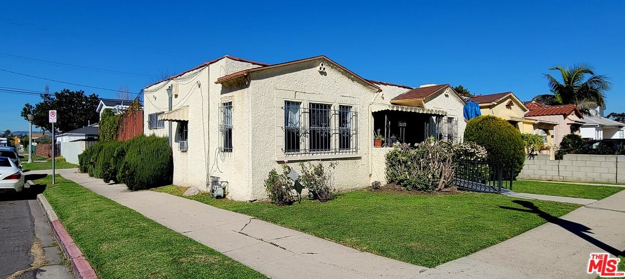 2669 Clyde Ave, Los Angeles, CA 90016-2407
