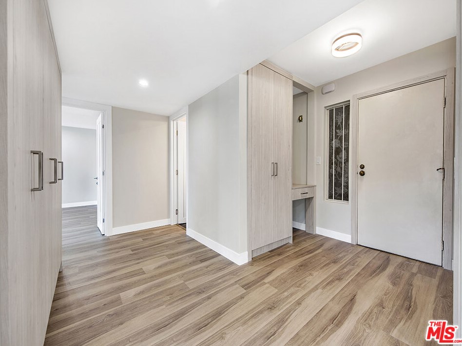 1325 Valley View Rd #201, Glendale, CA 91202