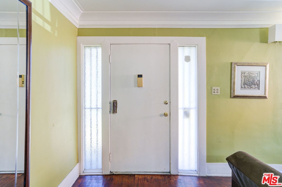 2404 Virginia Rd, Los Angeles, CA 90016-1638