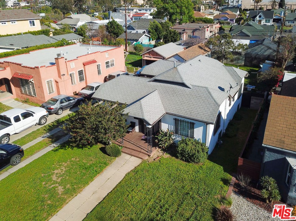 2404 Virginia Rd, Los Angeles CA  90016-1638 exterior