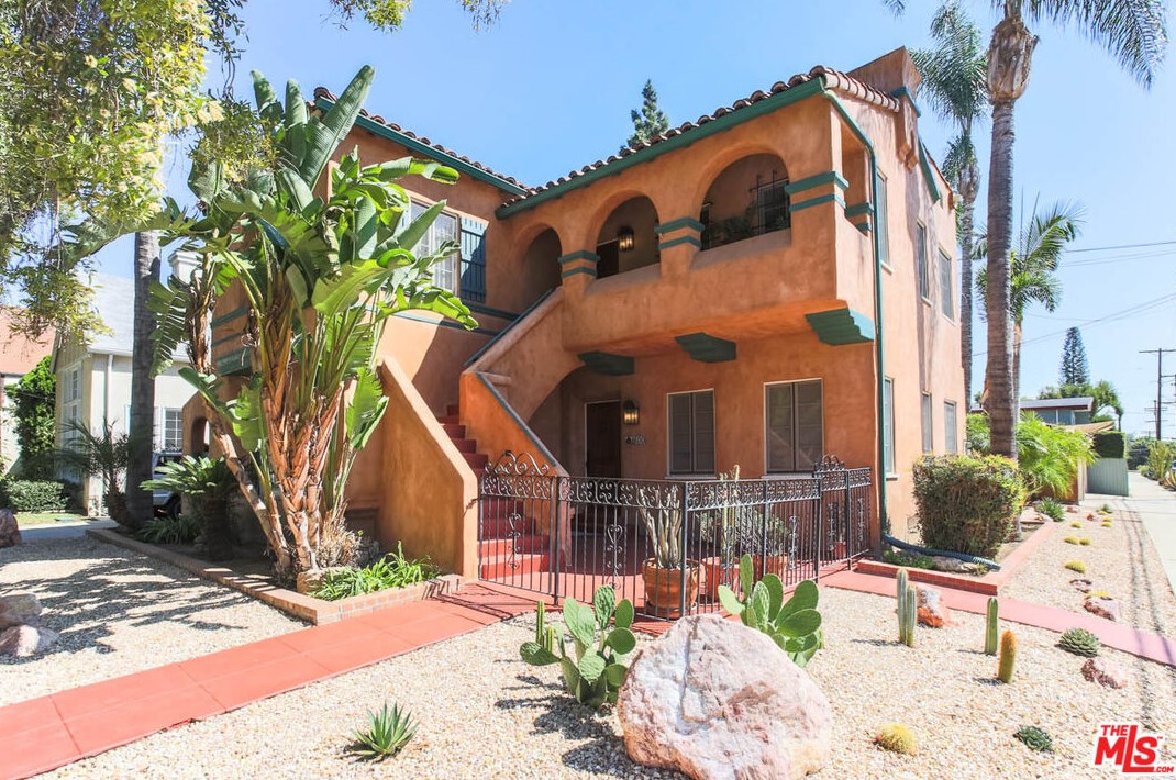 1600 Angelus Ave, Los Angeles, CA 90026-1413