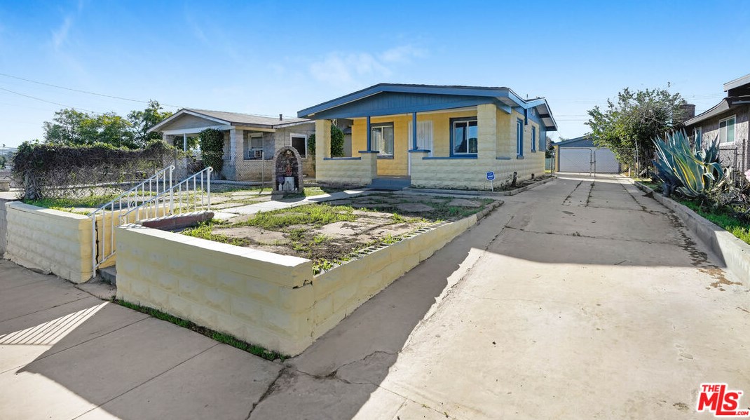 422 W N St, Colton, CA 92324
