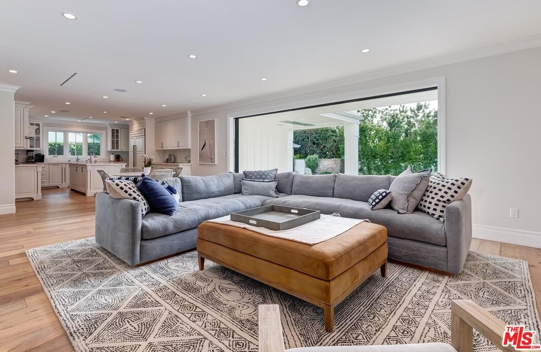 673 Thayer Ave, Los Angeles CA  90024-3307 exterior