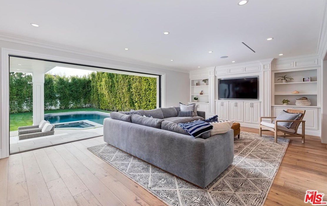 673 Thayer Ave, Los Angeles CA  90024-3307 exterior