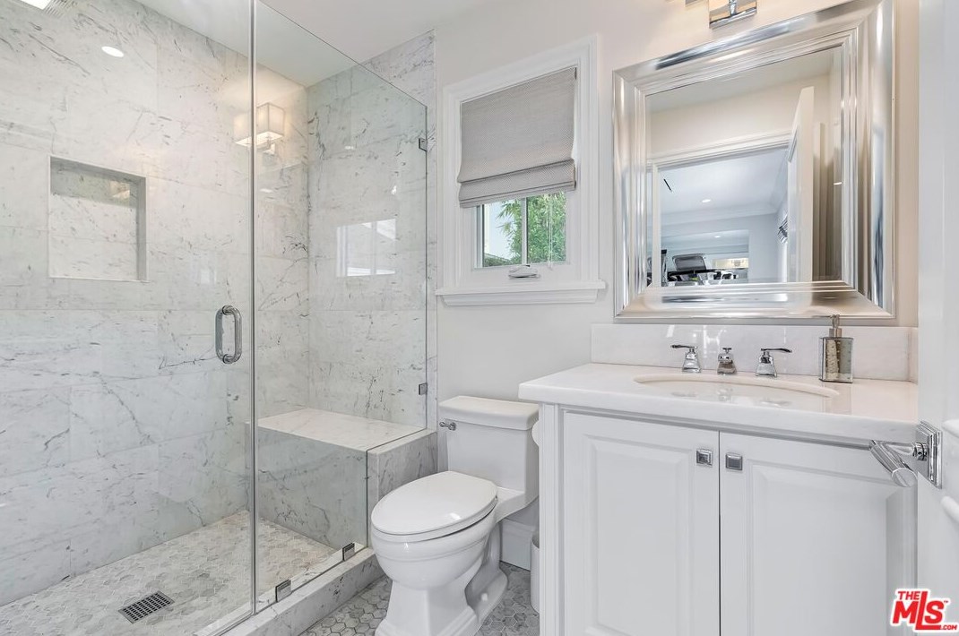 673 Thayer Ave, Los Angeles CA  90024-3307 exterior