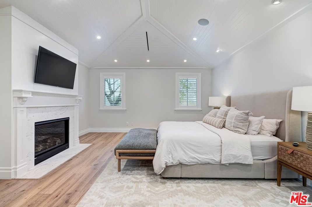 673 Thayer Ave, Los Angeles CA  90024-3307 exterior