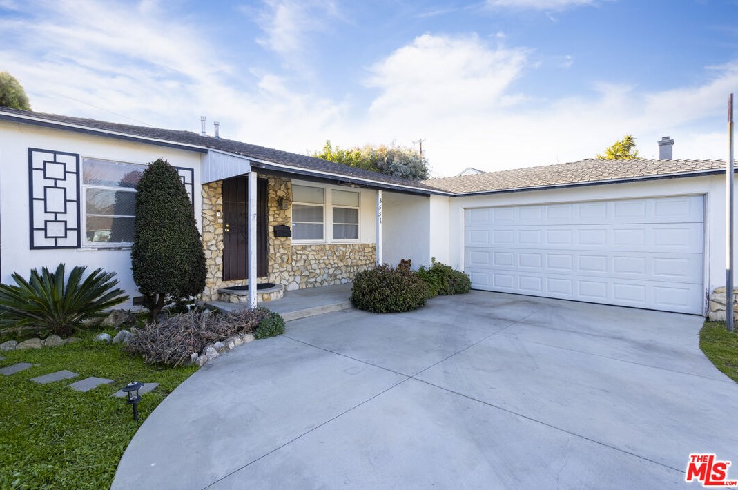 3557 Barrington Ave, Los Angeles, CA 90066-2829