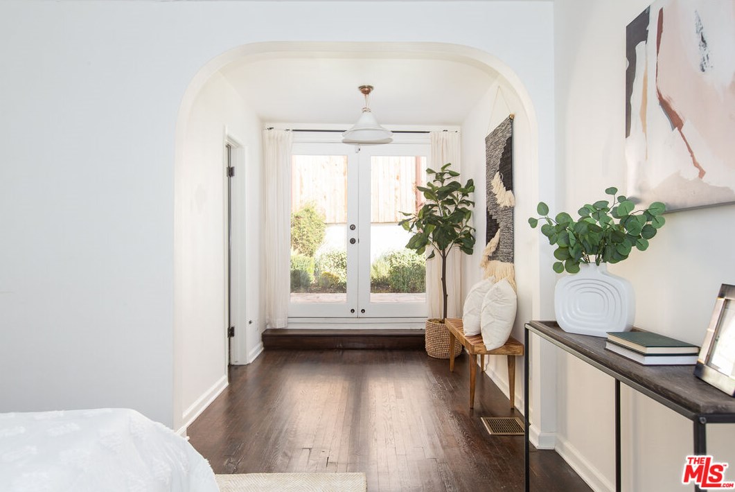3111 Hamilton Way, Los Angeles CA  90026-2107 exterior