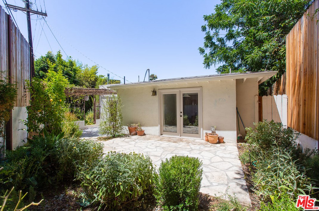 3111 Hamilton Way, Los Angeles CA  90026-2107 exterior