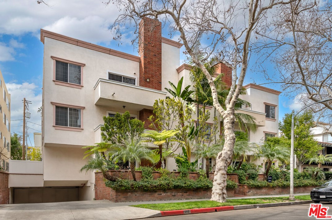 315 N Swall Dr #202, Beverly Hills, CA 90211