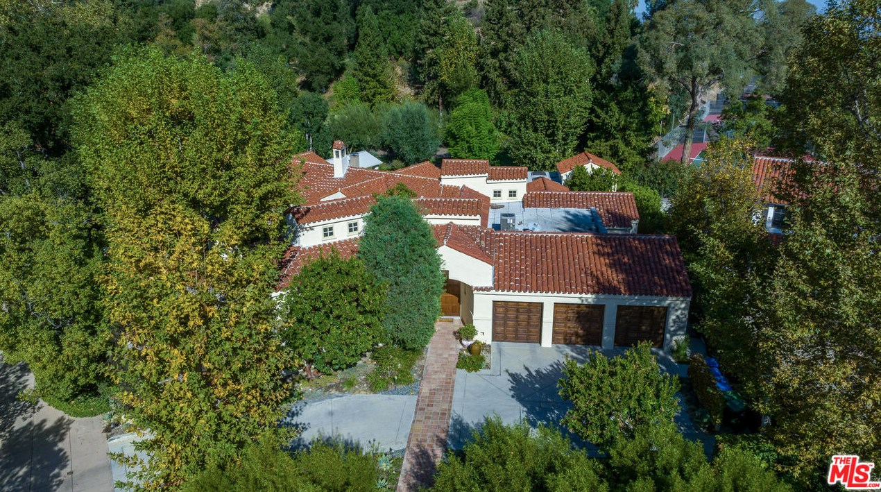 23237 Blue Bird Dr, Calabasas, CA 91302-1871