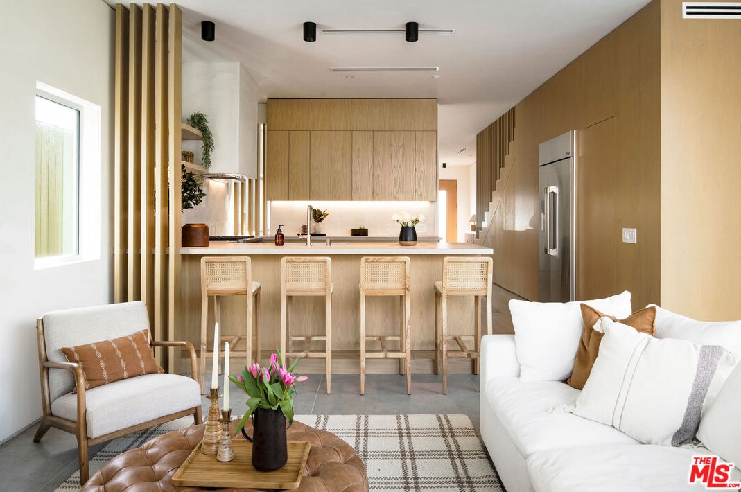 3030 Kelton Ave, Los Angeles CA  90034-3022 exterior