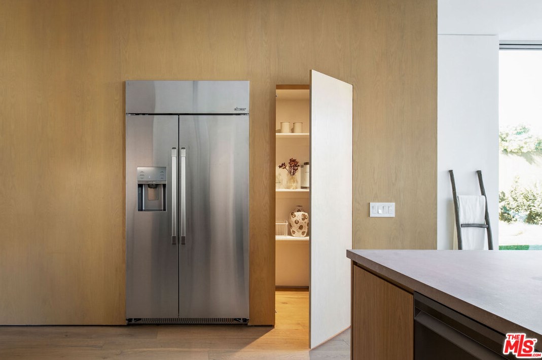 3030 Kelton Ave, Los Angeles CA  90034-3022 exterior