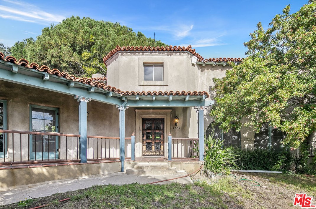 4425 Cromwell Ave, Los Angeles, CA 90027-1249