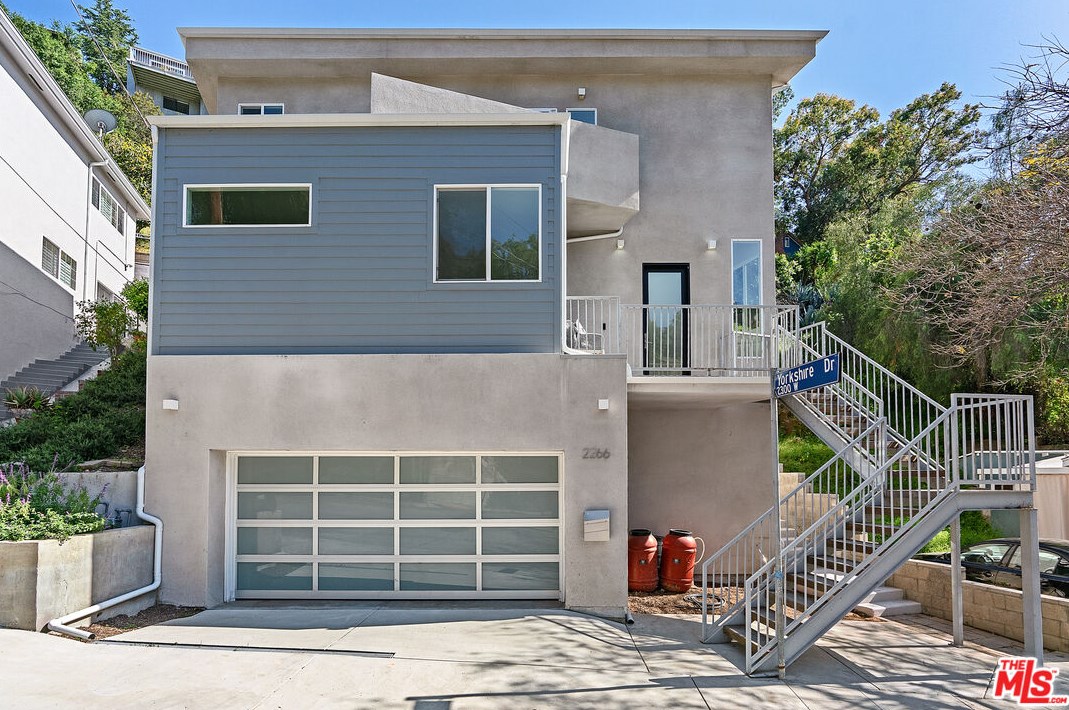 2266 Moss Ave, Los Angeles CA  90065-3417 exterior