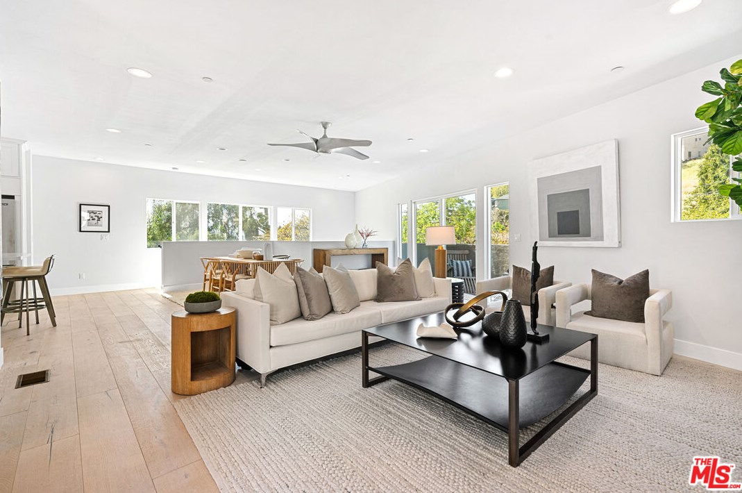 2266 Moss Ave, Los Angeles CA  90065-3417 exterior
