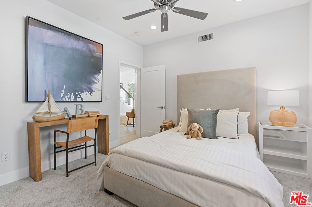 2266 Moss Ave, Los Angeles CA  90065-3417 exterior