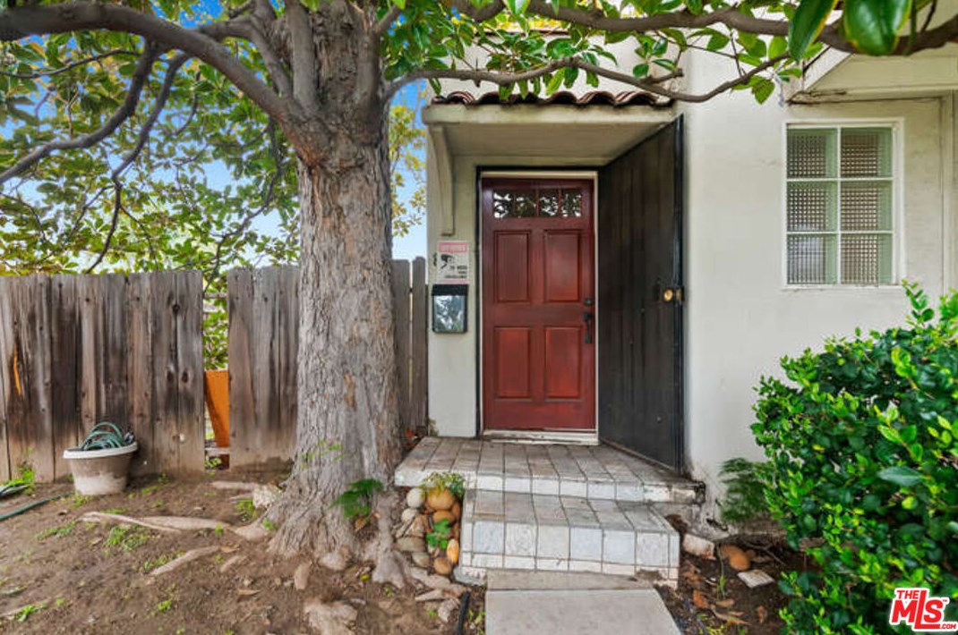 8629 Guthrie Ave, Los Angeles, CA 90034-1403