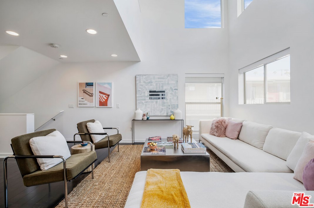 1308 Maltman Ave, Los Angeles, CA 90026-6225