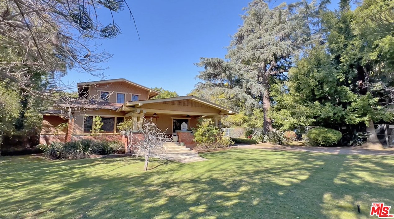 405 Cliffwood Ave, Los Angeles, CA 90049-2619