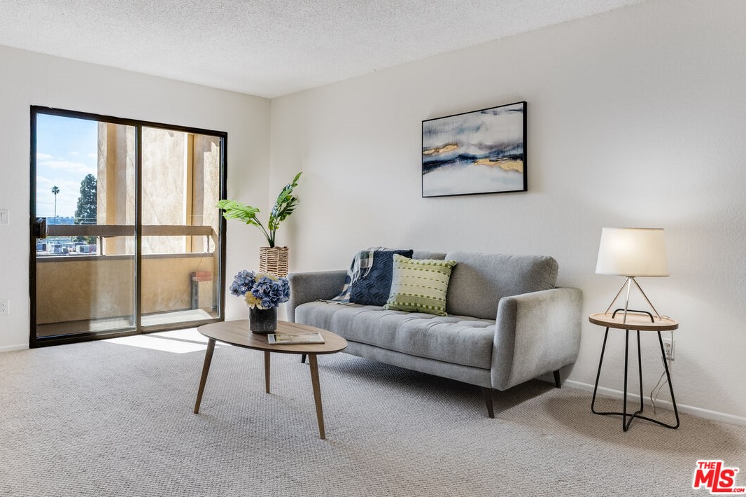424 Oak St #324, Glendale, CA 91204