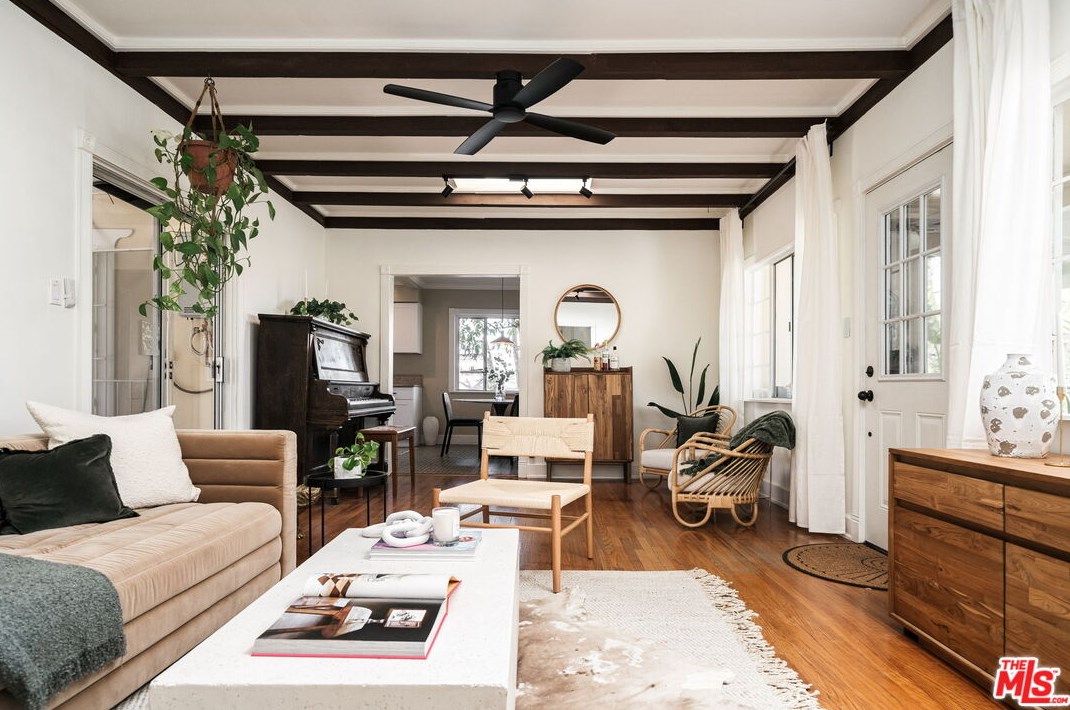 1877 Seigneur Ave, Los Angeles CA  90032-4024 exterior