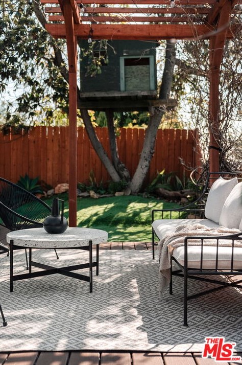 1877 Seigneur Ave, Los Angeles CA  90032-4024 exterior