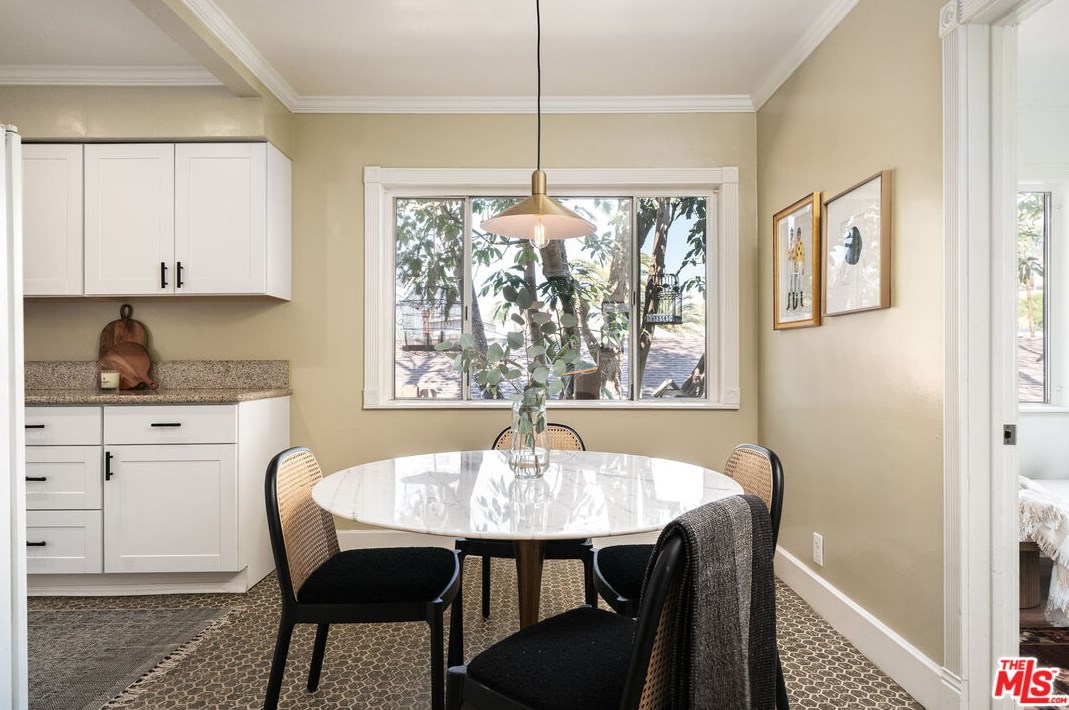 1877 Seigneur Ave, Los Angeles CA  90032-4024 exterior