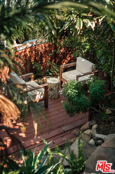 1877 Seigneur Ave, Los Angeles CA  90032-4024 exterior