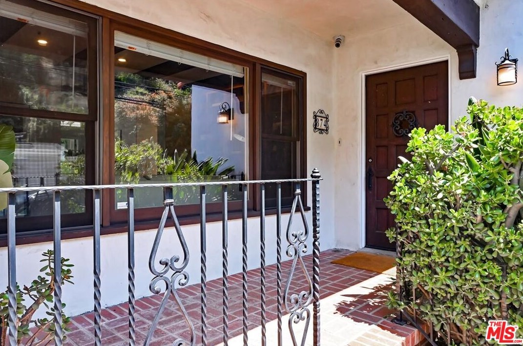 874 Beverly Glen Blvd, Los Angeles, CA 90024-4604