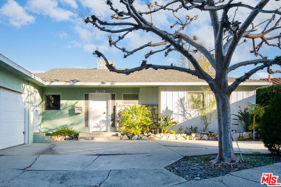 7030 Los Tilos Rd, Los Angeles, CA 90068-3109
