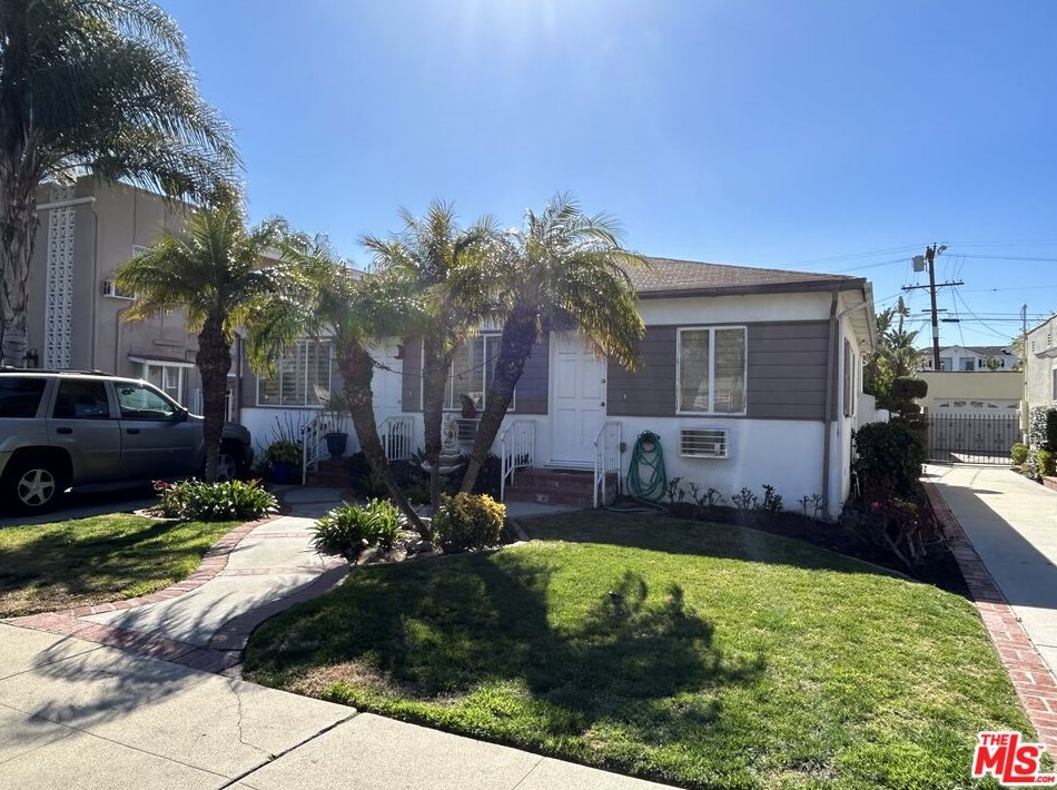 10848 Huston St, North Hollywood, CA 91601-4612