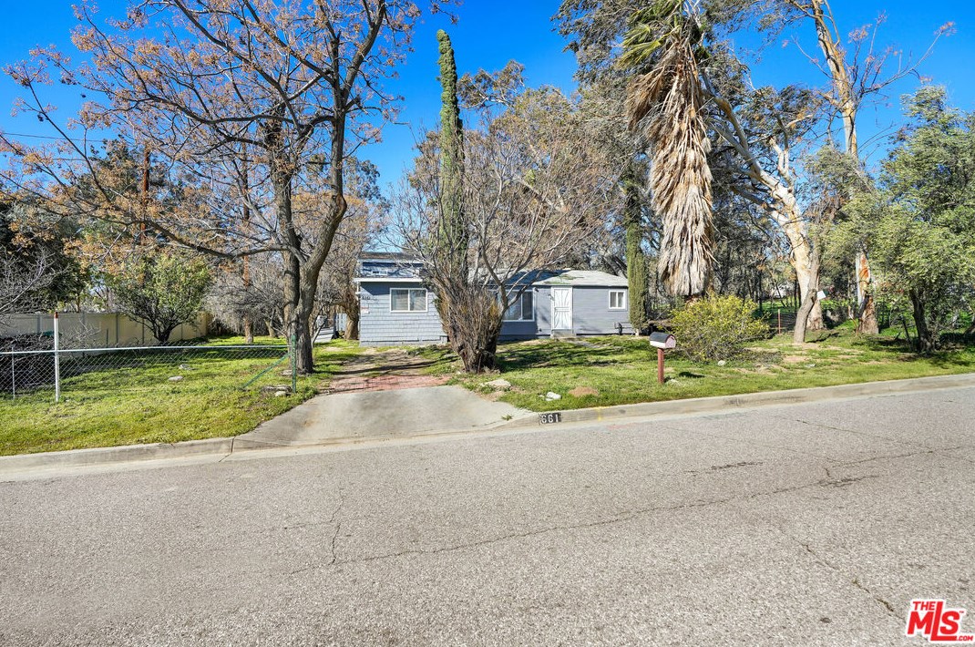 661 Sunrise Ave, Banning, CA 92220-3938