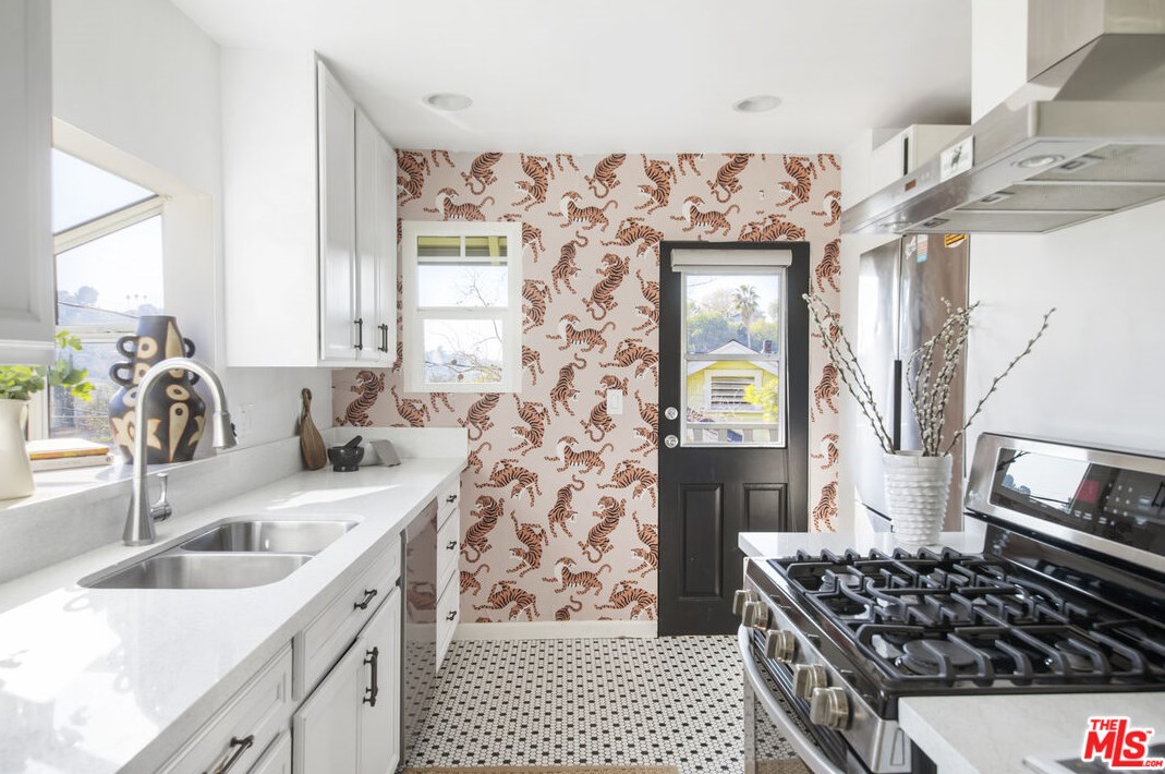 1337 Neola St, Los Angeles CA  90041-2447 exterior
