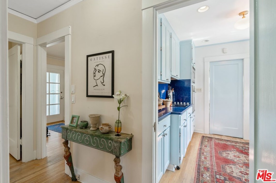 14 Oak Knoll Gardens Dr, Pasadena CA  91106-3833 exterior