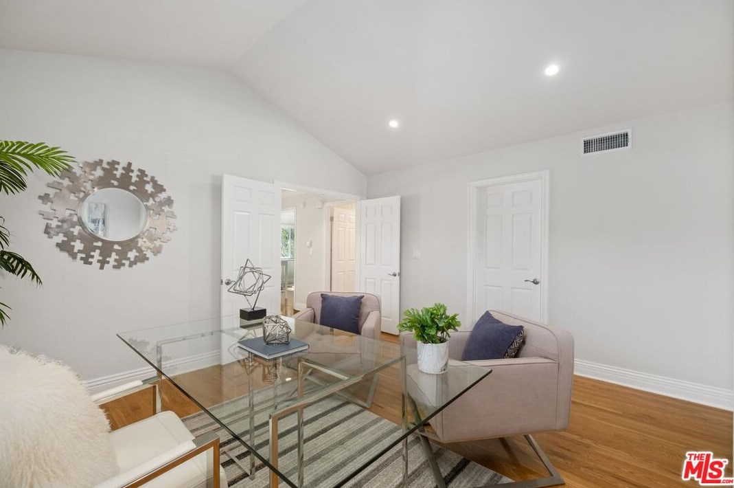 3057 Nicada Dr, Los Angeles CA  90077-2027 exterior