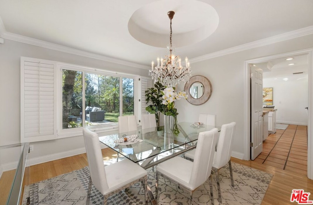 3057 Nicada Dr, Los Angeles CA  90077-2027 exterior