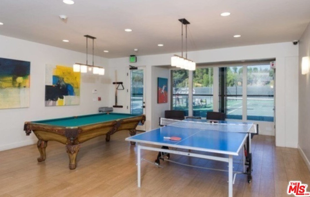 3057 Nicada Dr, Los Angeles CA  90077-2027 exterior